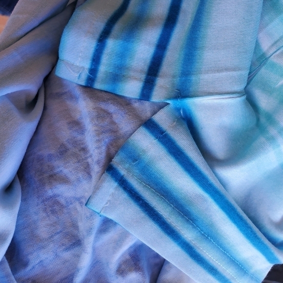 Creation Embellished Floral Design Vneck Short Sleeve Sz. XXL Top - Picture 8 of 10